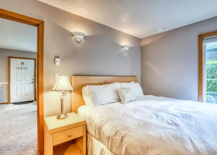 Beaches Inn | Puffins Place Cabana