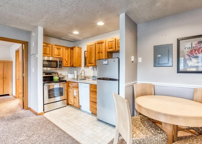Beaches Inn | Puffins Place Cabana
